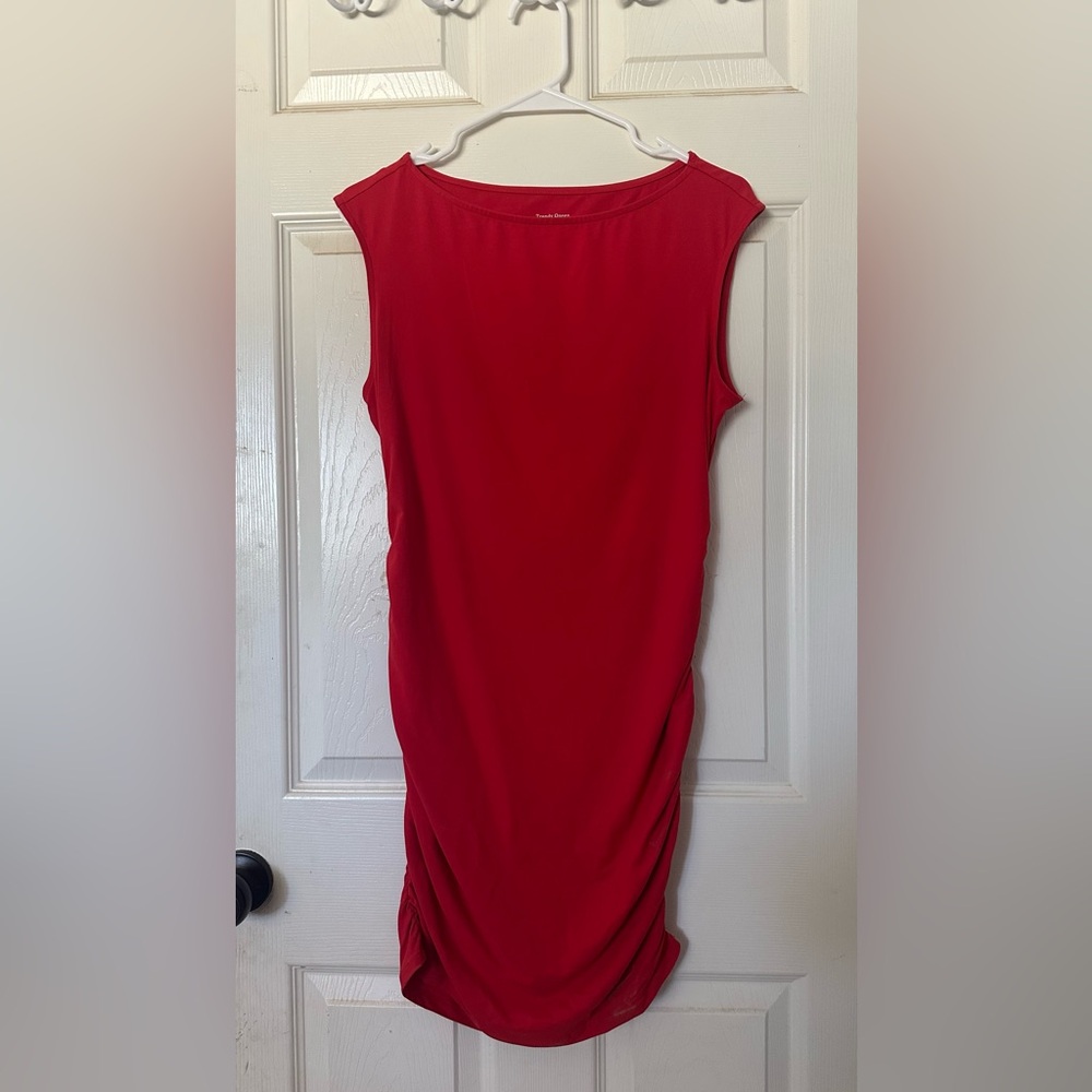Elegant Red Sleeveless Dress